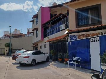 CASA Y DEPARTAMENTOS