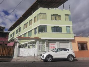 Casa y Edificio Riobamba Casa en Venta en Riobamba Lizarzaburu