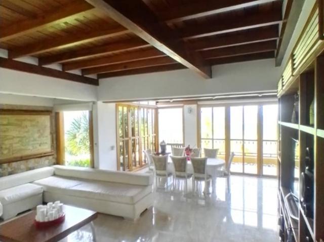 CASA Y POSADA EN URB EL RETIRO/VILLA DEL MAR/FALCON VE02 14945MRC HMAT