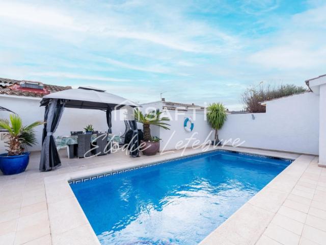 Casa Y piscina y licencia turística, Empuriabrava