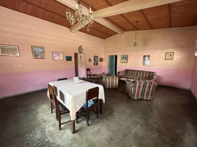 Casa y Terreno en Venta Centro Montalbán Carabobo cerca Plaza Bolívar