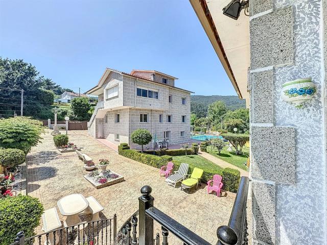 Casa 15 dormitorios 689 m2 689m² Poio