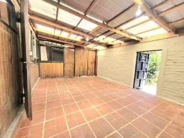 CASA 2 PISOS 100 METROS CUADRADOS CERCA METRO ECUADOR