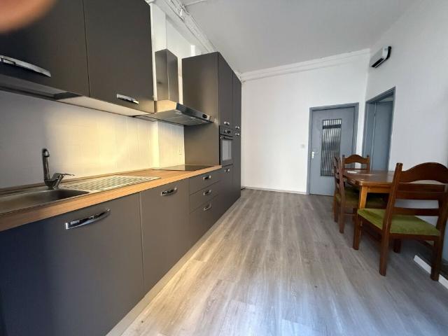 CASA 11.5 LOCALI DA RISTRUTTURARE A RIVA SAN VITALE CENTRO