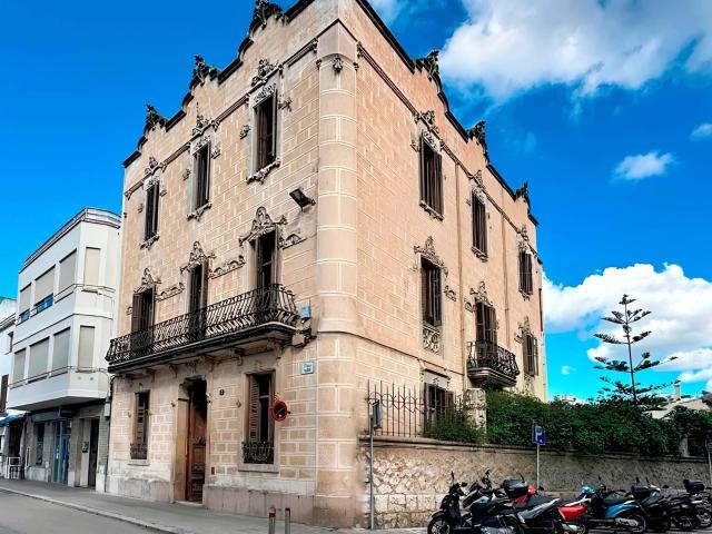 Casa 12 dormitorios 746 m2