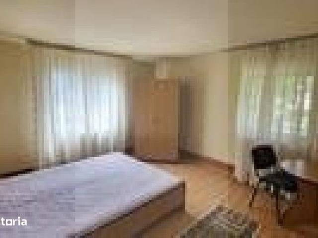 Casa 250 mp, 4 camere, zona Bran