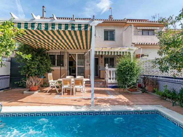 Casa 220m2 Placas Solares | 4 Hab | Garaje | Las Gabias | Ahorra en Luz