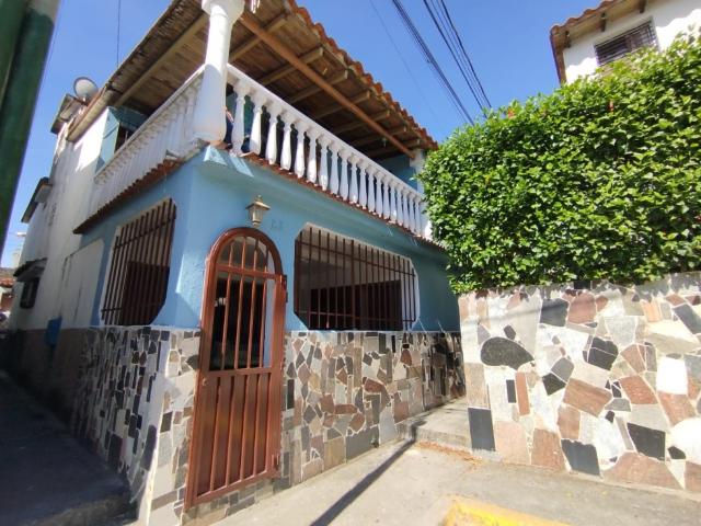 Casa 2 nivel en Venta Ubicada en Guatire