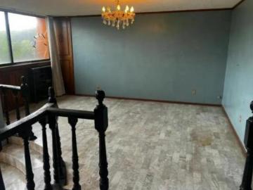CASA 2 NIVELES EN ESQUINA SATELITE NAUCALPAN DE JUÁREZ REMATE