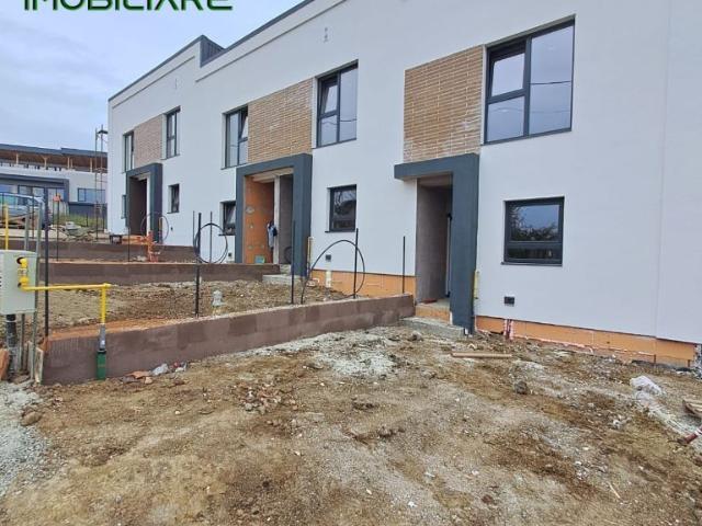 Casa 3 Cam, 2 Bai, LOC de PARCARE, Curte, Terasa, 86 mp, Bucium Visan