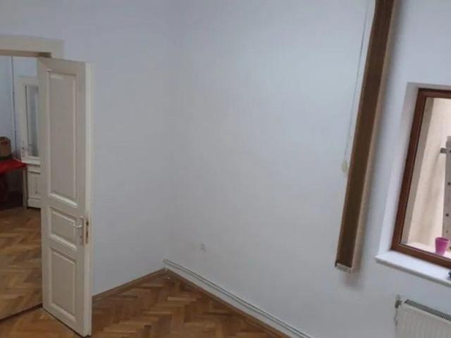Casa 3 camere de inchiriat zona Piata Ovidiu,CENTRALA GAZ
