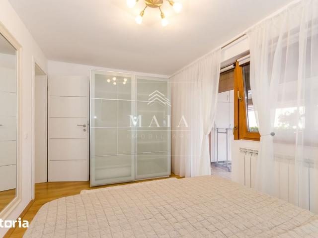 Casa 3 camere, 2 nivele, corp separat, 2 bai, terasa, zona Lupeni