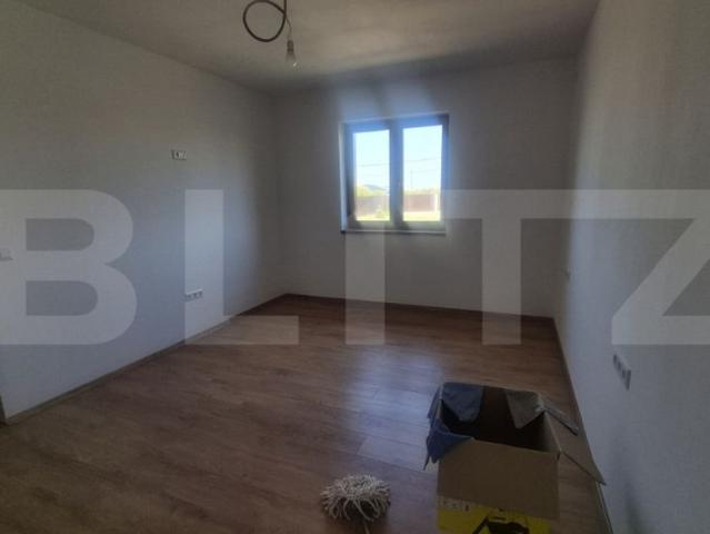 Casa 3 dormitoare de inchiriat, 236 mp, teren 525 mp, Semice