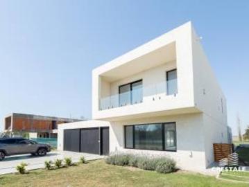 Casa 3 dormitorios en venta La Rinconada Club de Campo