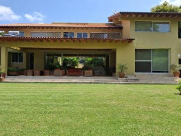 Casa 3 o 4 recámaras y estudio en Tamoanchán