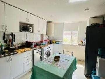 Casa 3 niveles con 2 departamentos independientes | 4 Dormitorios por 7800.00 en Antofagasta