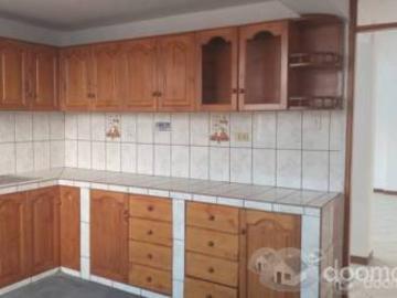 Casa 3 Pisos con 2 Depas independientes y Amplio Terreno – El Tambo