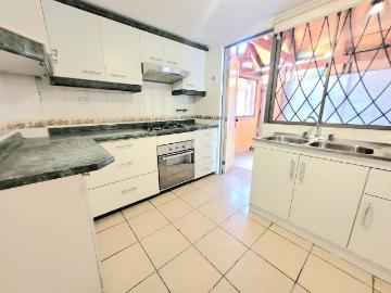 Casa 3 pisos en condominio con quincho en peñaflor | 4 dormitorios por 4100.00 en Peñaflor