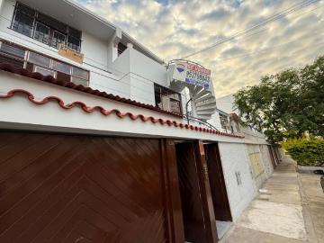 Casa 3 pisos san Miguel + depa independiente para alquilar !