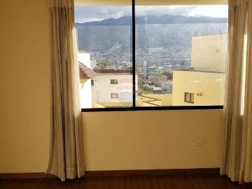 Casa 3 plantas en Conj. Sector San Isidro del Inca
