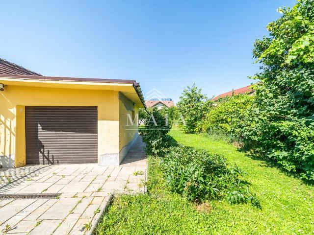 Casa 4 camere, curte, garaj, renovata, Calea Dumbravii Sub Arini