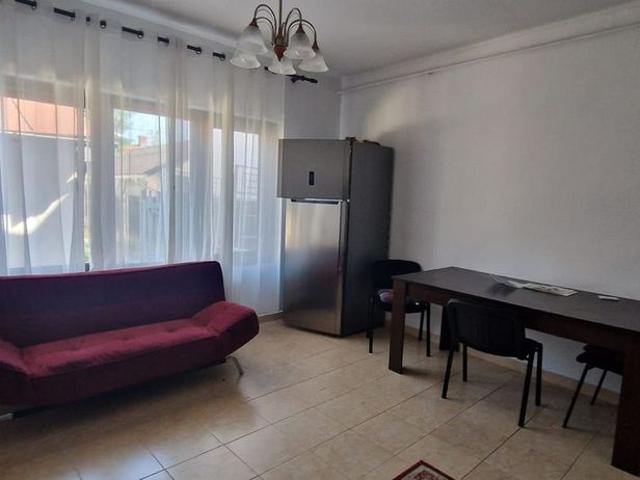 Casa 4 camere centru Palas Campus 75 mp 400 euro