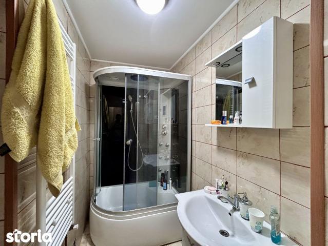Casa 4 camere, garsoniera, 2 bai, garaj acoperit, Mihai Bravu, Ploiest