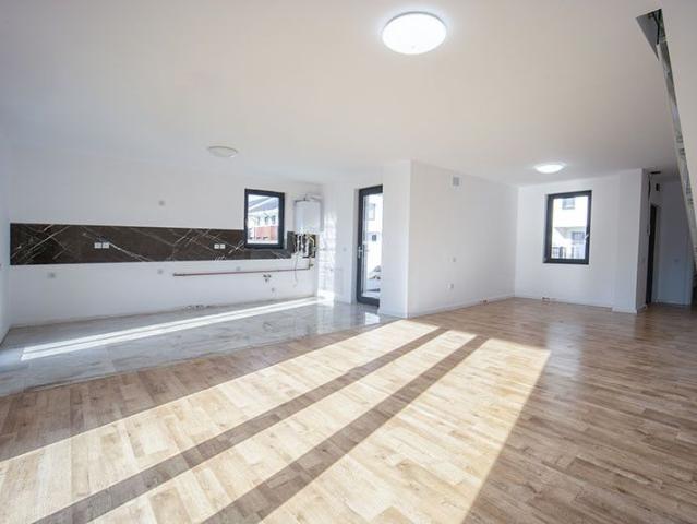 Casa 4 camere in Otopeni
