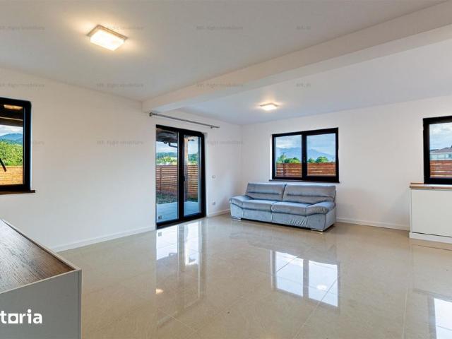 Casa 4 camere tip Duplex | curte individuala | Cristian