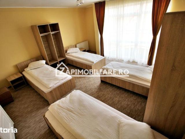 Casa 4 camere,4 bai,1 bucatarie,1 living,120 mp,500mp teren