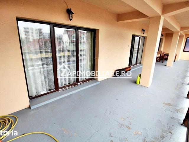 Casa 4 camere+spatiu comercial 420mp.6 bai,720mp teren
