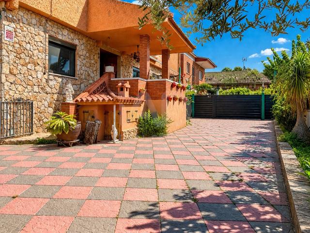 Casa 4 dormitorios 137 m2