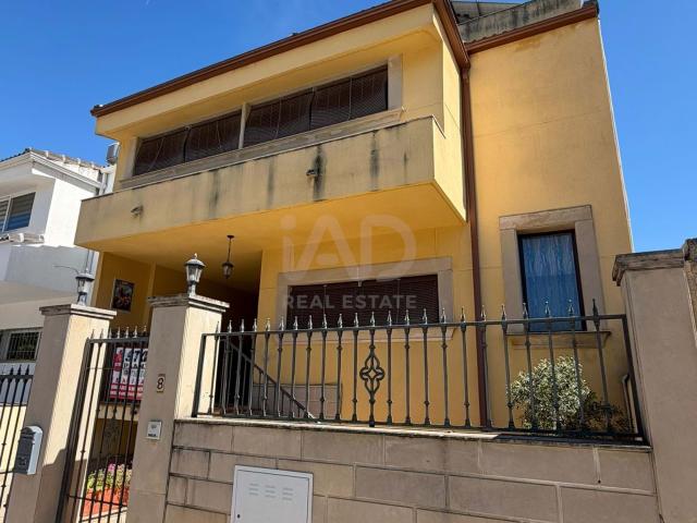 Casa 4 dormitorios 257.03 m2