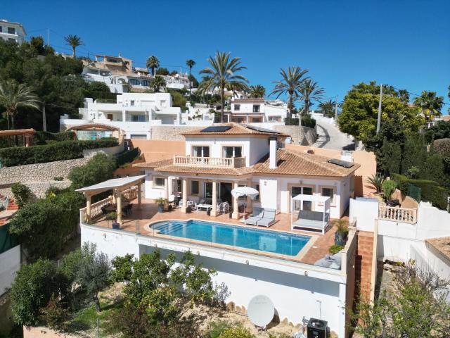 Casa 4 dormitorios 265 m2