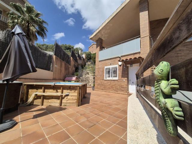 Casa 4 dormitorios 268 m2 285m² Cubelles