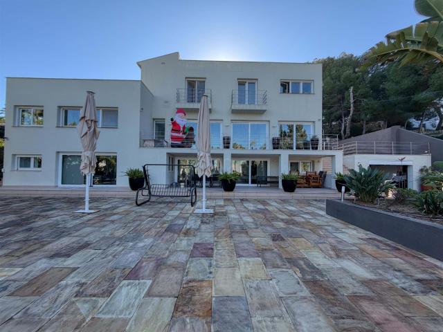 Casa 4 dormitorios 390 m2 390m² Dénia