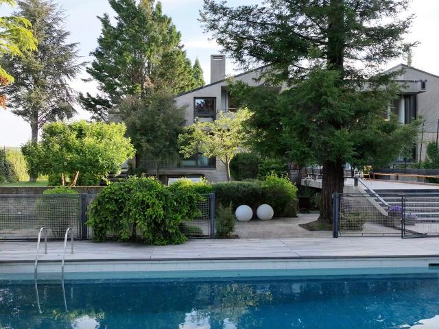 Casa 4 dormitorios 900.00 m2
