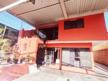 Casa 4 recámaras y estacionamiento para 3 autos Civac
