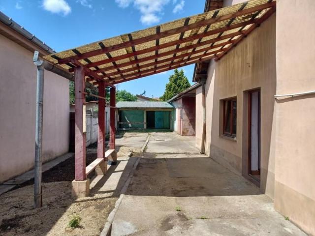 Casa, 500 mp, Muntele Gaina. 600 E/luna neg. Comision 0