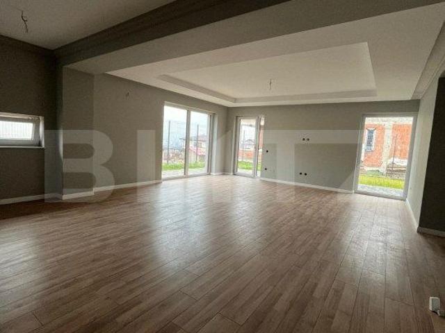 Casa 5 camere, parcare si gradina, zona Voronet