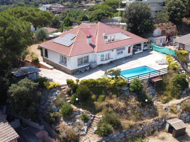 Casa 5 dormitorios 300 m2