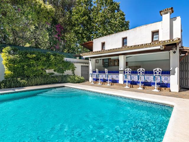 Casa 5 dormitorios 600.00 m2 600m² Estepona