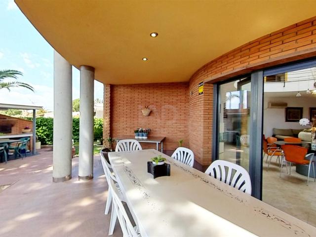 Casa 6 dormitorios 210 m2 230m² De Mas Roig