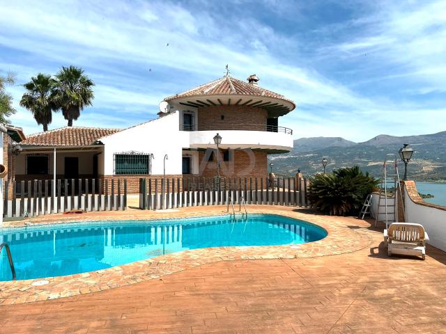 Casa 6 dormitorios 319 m2