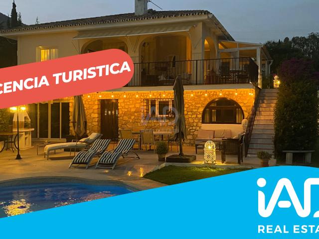 Casa 6 dormitorios 320 m2