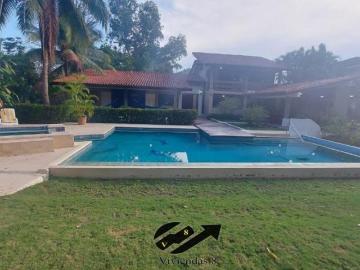 Casa 725K C dentro del club de Golf de Coronado 4R