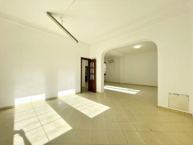 CASA 7 Camere I ÎNCHIRIAZĂ LOCAȚIE STRATEGICAI Ideala Pentru BUSINESS I 303 MP