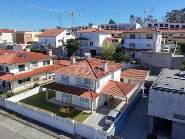 Casaa 4 quarto, Vila Nova de Famalicão Vila Nova de Famalicão DS100420509