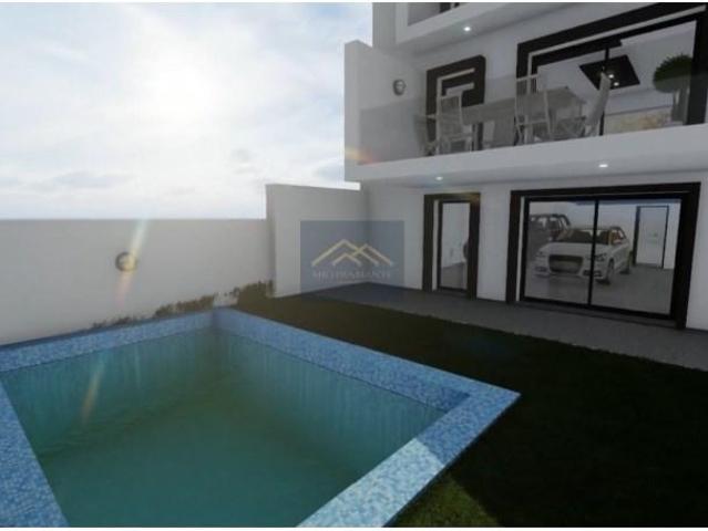 Casaa 4 quarto, Almada Almada DLS92579832