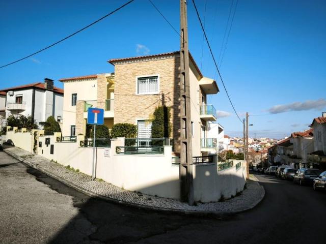 Casaa 4 quarto, Odivelas Odivelas DLS101413714